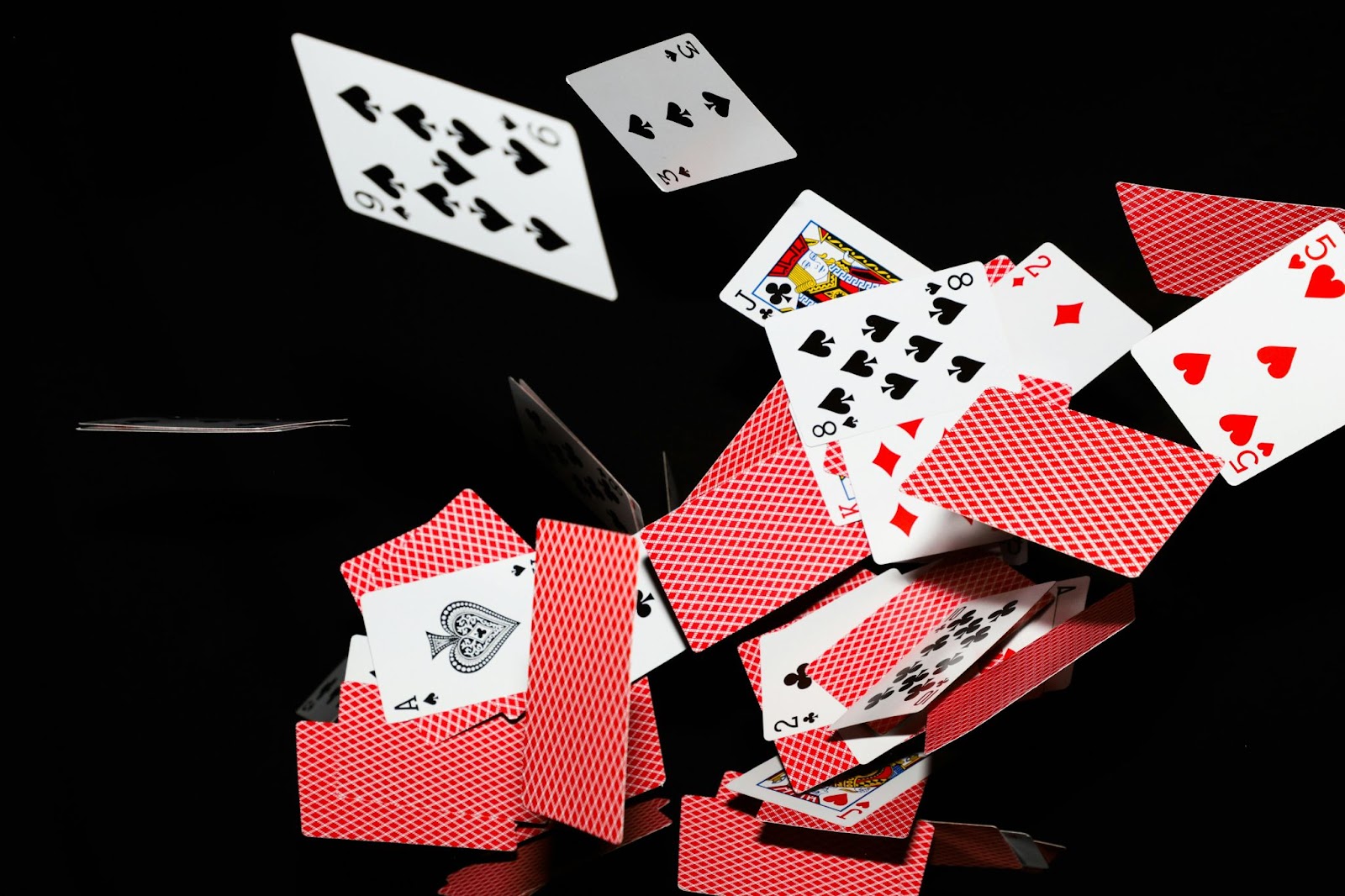 Baccarat Variations: 5 The Most Played Baccarat Types
